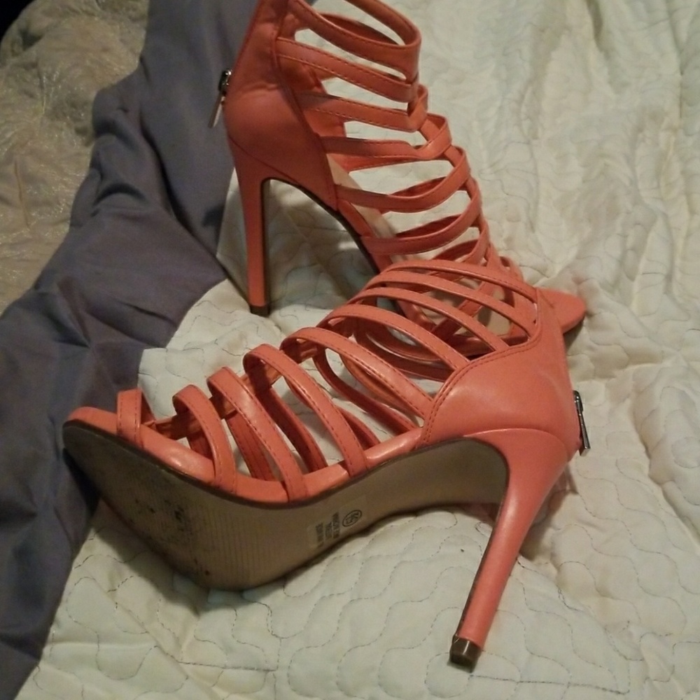 shoes - Picture 2 of 3